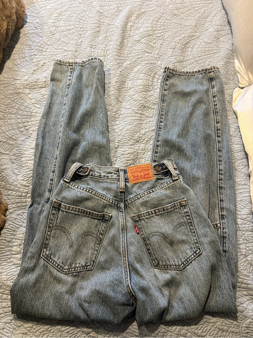 Levi cinched barrel jeans